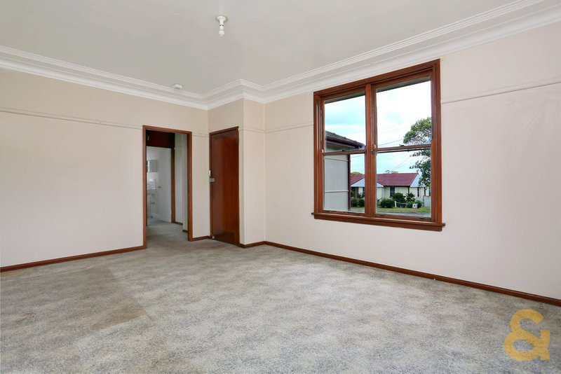 Photo - 3 Adams Crescent, St Marys NSW 2760 - Image 4