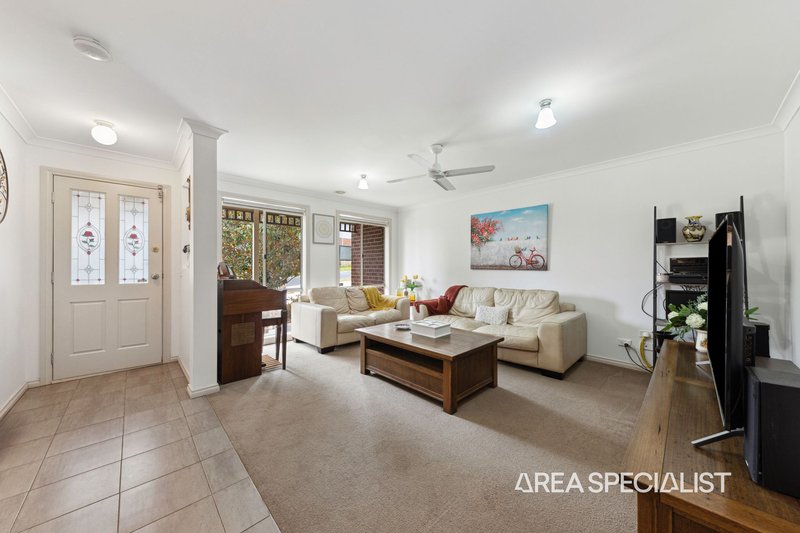 Photo - 3 Adrian Drive, Pakenham VIC 3810 - Image 3