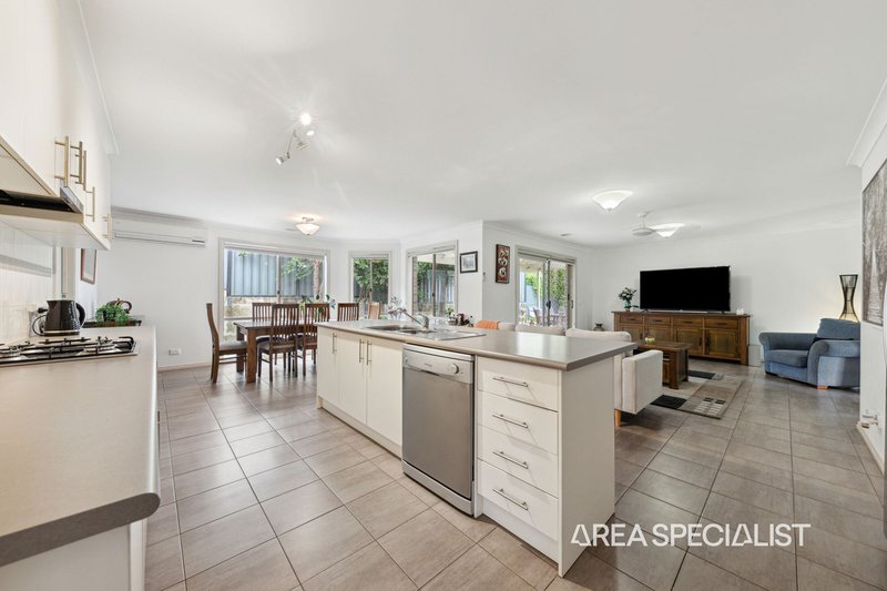 Photo - 3 Adrian Drive, Pakenham VIC 3810 - Image 12