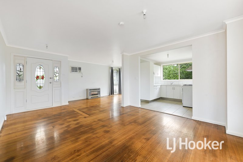 Photo - 3 Agathea Court, Frankston North VIC 3200 - Image 4