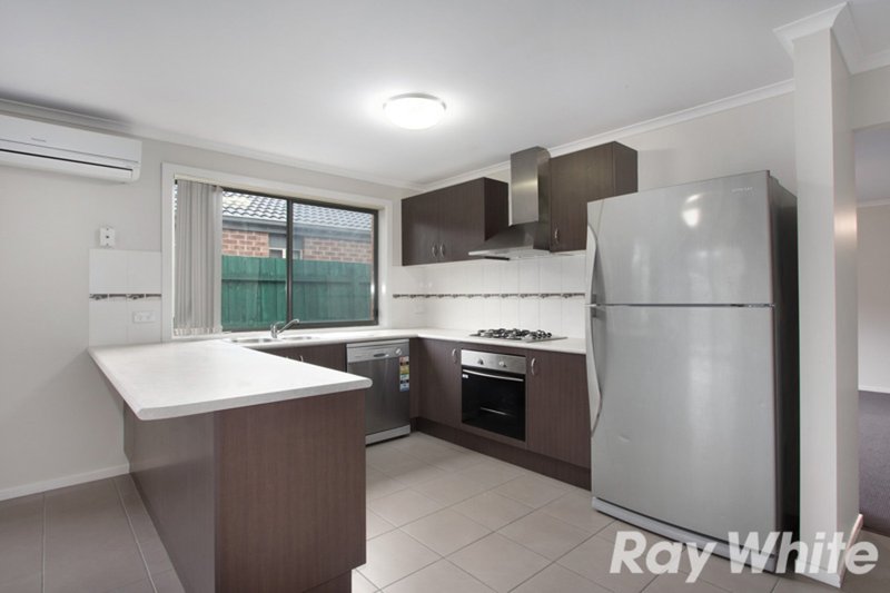 Photo - 3 Age Place, Pakenham VIC 3810 - Image 2