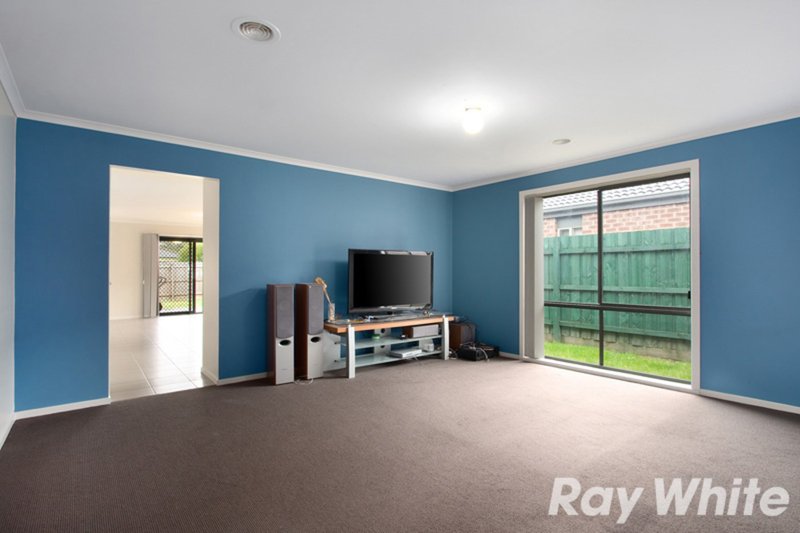 Photo - 3 Age Place, Pakenham VIC 3810 - Image 4