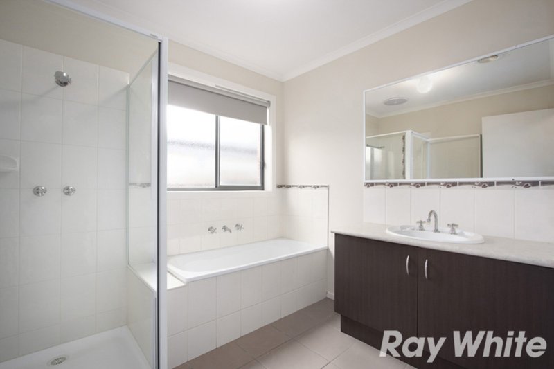 Photo - 3 Age Place, Pakenham VIC 3810 - Image 6