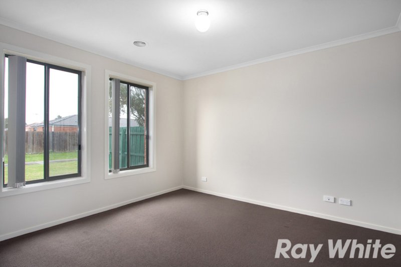 Photo - 3 Age Place, Pakenham VIC 3810 - Image 7