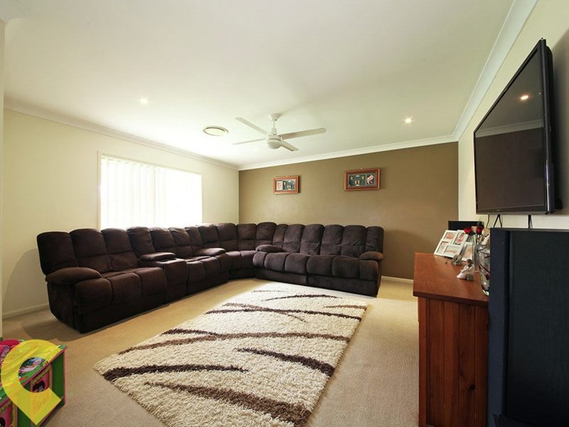 Photo - 3 Ainslie Street, North Lakes QLD 4509 - Image 2