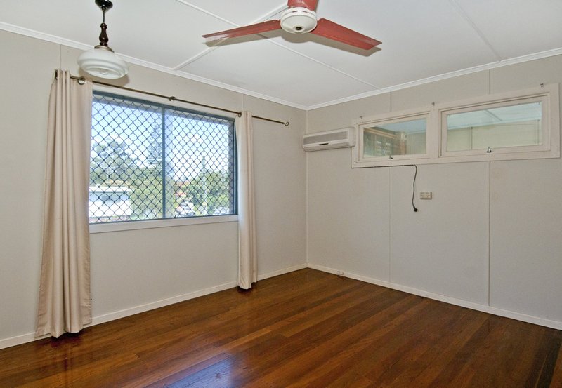 Photo - 3 Alamein Street, Beenleigh QLD 4207 - Image 11