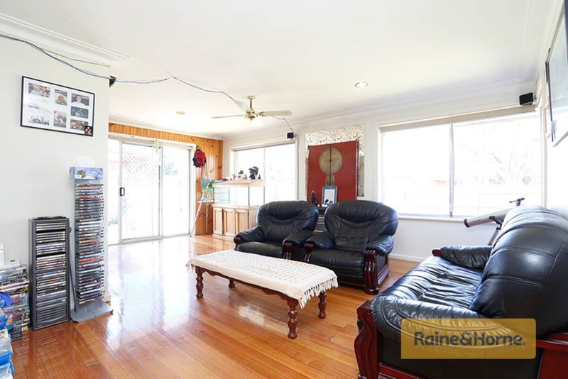 Photo - 3 Alkemade Drive, Melton VIC 3337 - Image 2