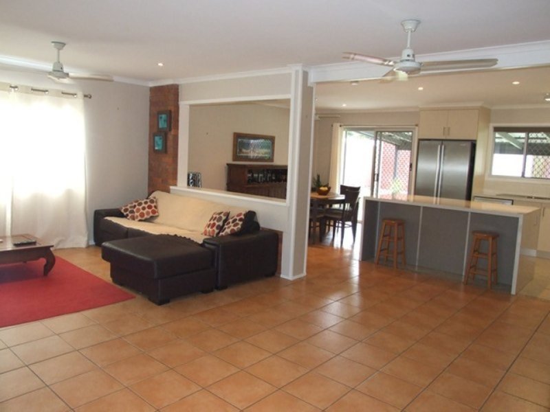 Photo - 3 Alkina Crescent, Boyne Island QLD 4680 - Image 6