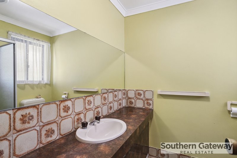 Photo - 3 Allin Place, Parmelia WA 6167 - Image 9