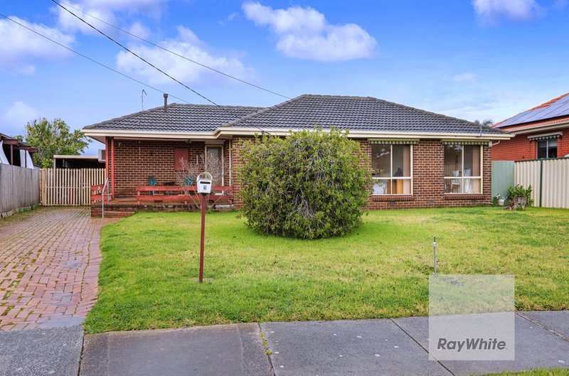 Photo - 3 Altair Court, Gladstone Park VIC 3043 - Image 2