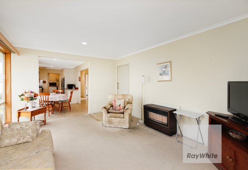 Photo - 3 Altair Court, Gladstone Park VIC 3043 - Image 4