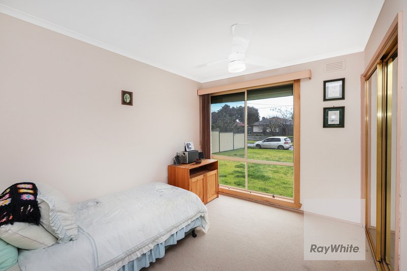 Photo - 3 Altair Court, Gladstone Park VIC 3043 - Image 8