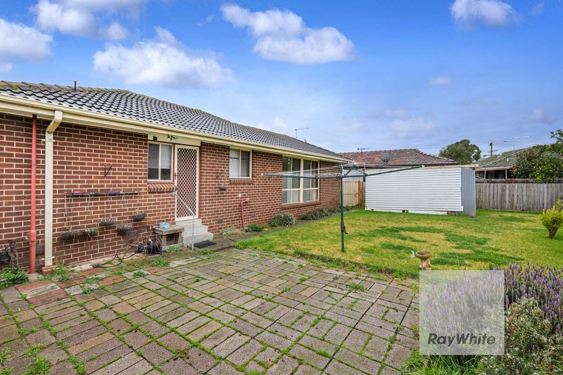 Photo - 3 Altair Court, Gladstone Park VIC 3043 - Image 12