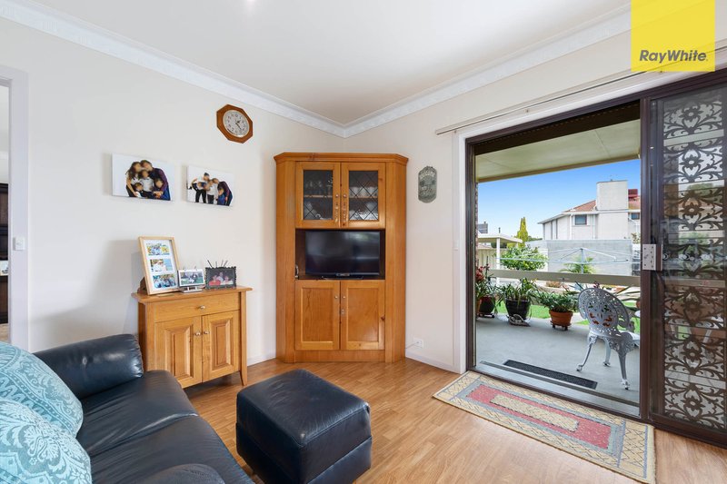 Photo - 3 Altyre Court, St Albans VIC 3021 - Image 4