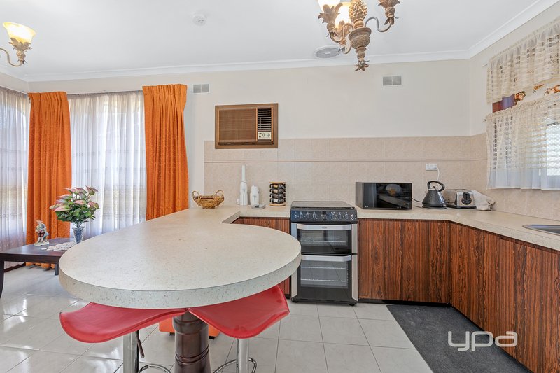 Photo - 3 Alvina Street, Sunshine North VIC 3020 - Image 9