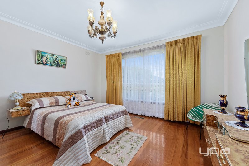 Photo - 3 Alvina Street, Sunshine North VIC 3020 - Image 12