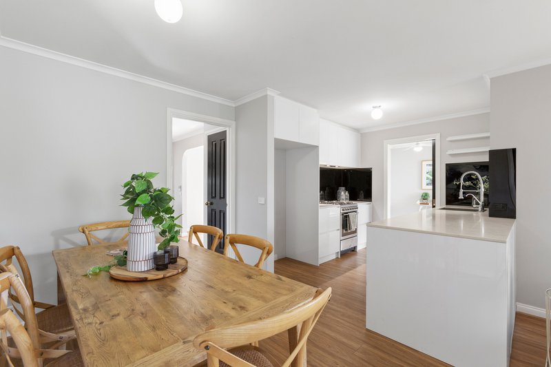 Photo - 3 Amarina Crescent, Grovedale VIC 3216 - Image 4
