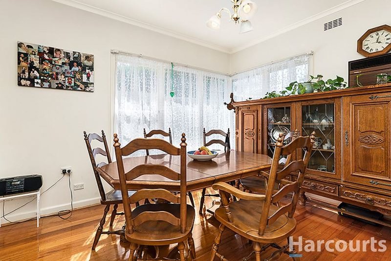 Photo - 3 Amber Grove, Mount Waverley VIC 3149 - Image 4