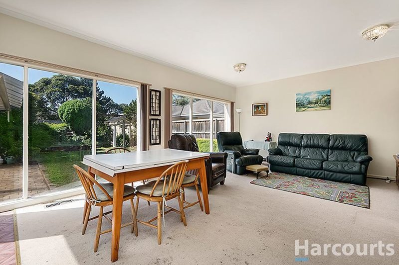 Photo - 3 Amber Grove, Mount Waverley VIC 3149 - Image 5