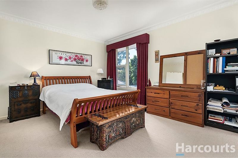 Photo - 3 Amber Grove, Mount Waverley VIC 3149 - Image 6