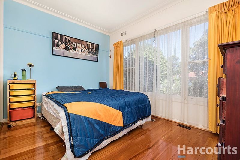 Photo - 3 Amber Grove, Mount Waverley VIC 3149 - Image 8