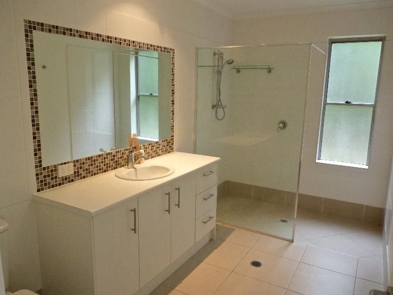 Photo - 3 Amberly Circle Little Mountain , Caloundra QLD 4551 - Image 19