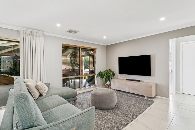 Photo - 3 Amelio Walk, Flagstaff Hill SA 5159 - Image 9