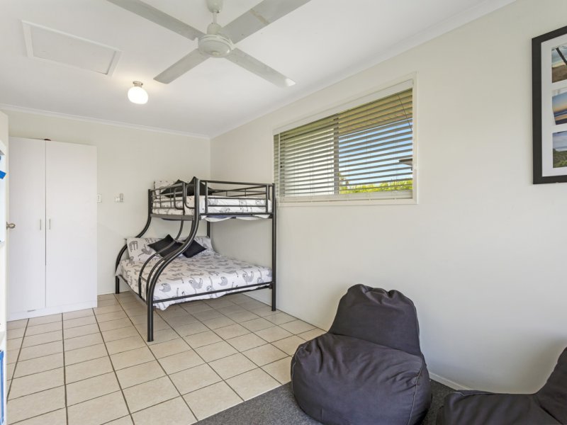 Photo - 3 Amethyst Court, Carrara QLD 4211 - Image 17