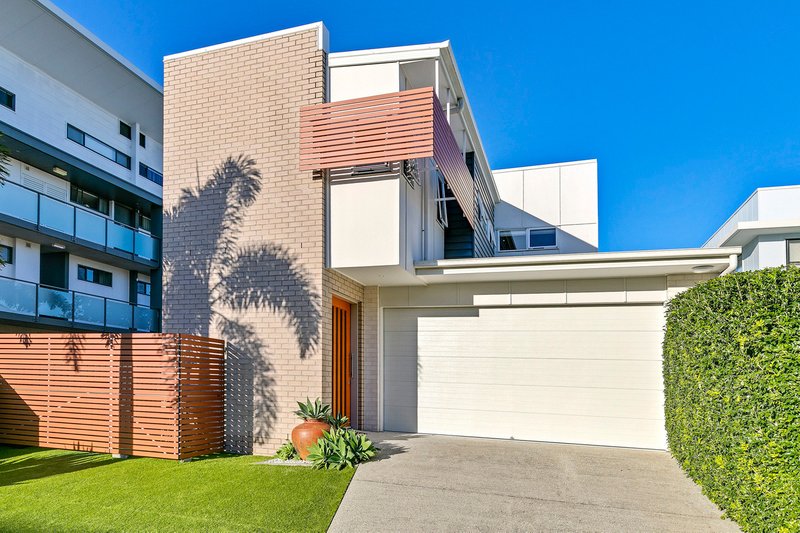 Photo - 3 Amity Avenue, Maroochydore QLD 4558 - Image 2