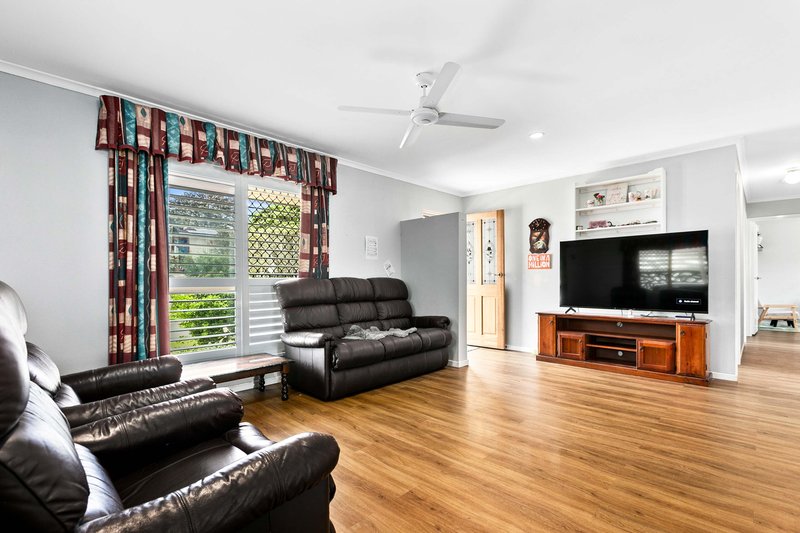 Photo - 3 Andersen Avenue, Urraween QLD 4655 - Image 3