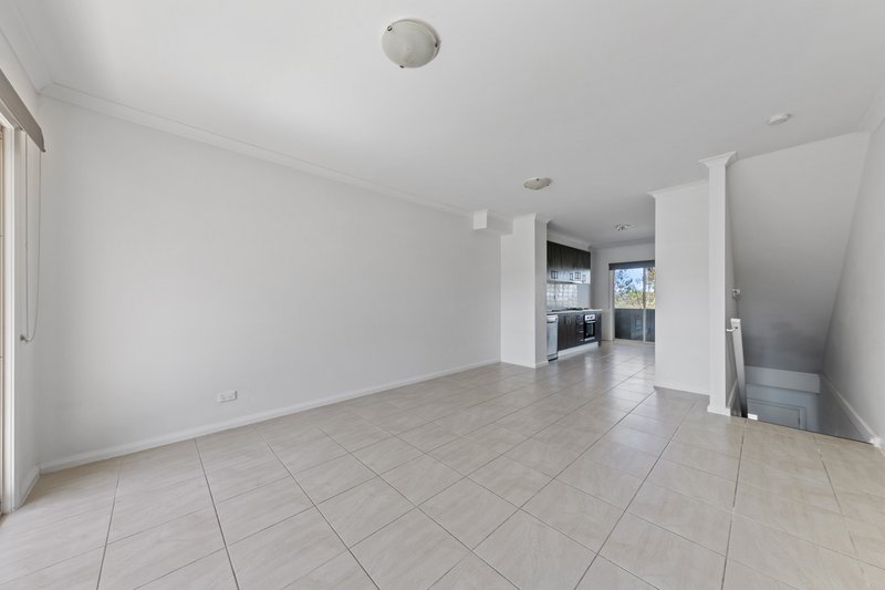 Photo - 3 Annecy Lane, Pakenham VIC 3810 - Image 6