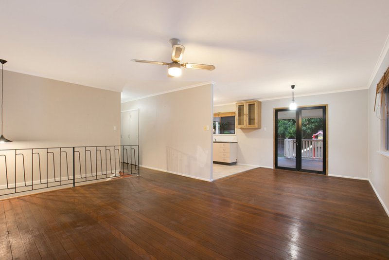 Photo - 3 Antenor Street, Rochedale South QLD 4123 - Image 4