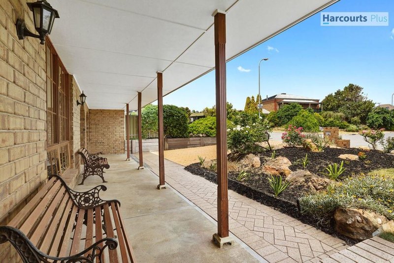 Photo - 3 Anulka Street, Hallett Cove SA 5158 - Image 2