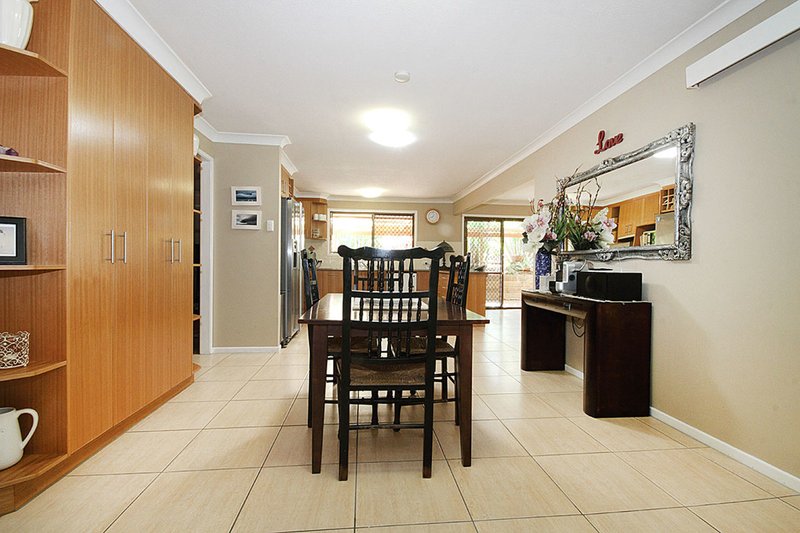 Photo - 3 Aquila Court, Regents Park QLD 4118 - Image 5