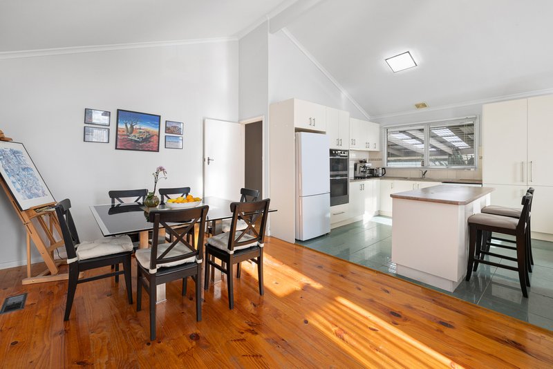 Photo - 3 Aquinas Court, Hoppers Crossing VIC 3029 - Image 4