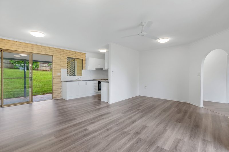 Photo - 3 Araminta Street, Bentley Park QLD 4869 - Image 6