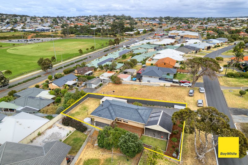 Photo - 3 Ardeana Crescent, Yakamia WA 6330 - Image 29