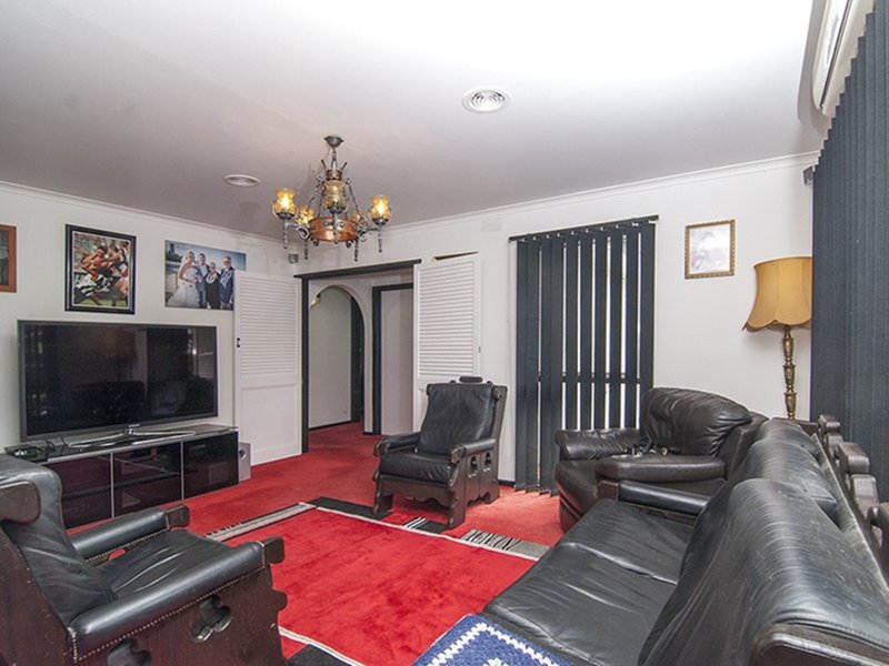 Photo - 3 Arden Drive, Noble Park VIC 3174 - Image 2