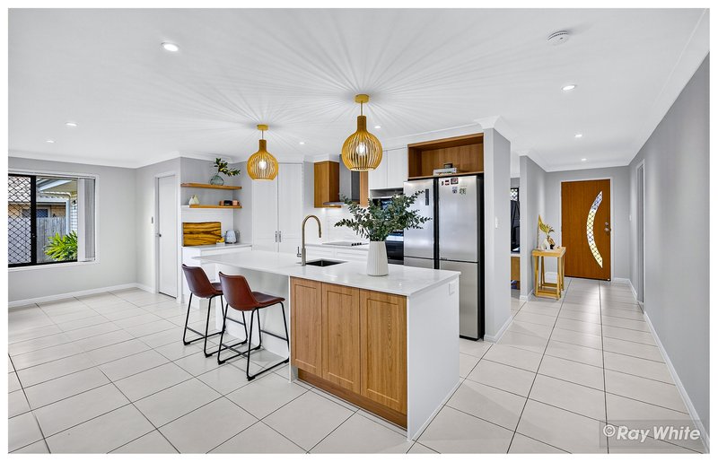 Photo - 3 Argyle Avenue, Parkhurst QLD 4702 - Image 4