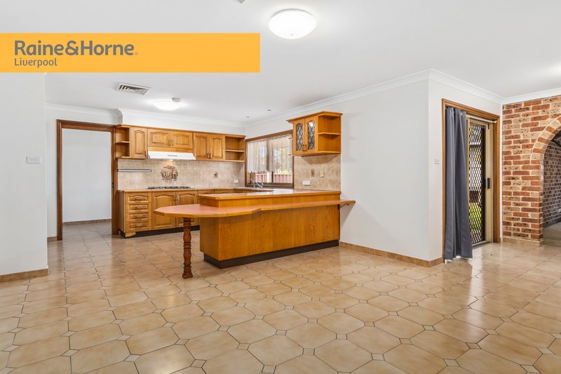 Photo - 3 Ariella Place, Edensor Park NSW 2176 - Image 3