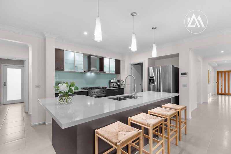 Photo - 3 Armstrong Street, Cranbourne East VIC 3977 - Image 5