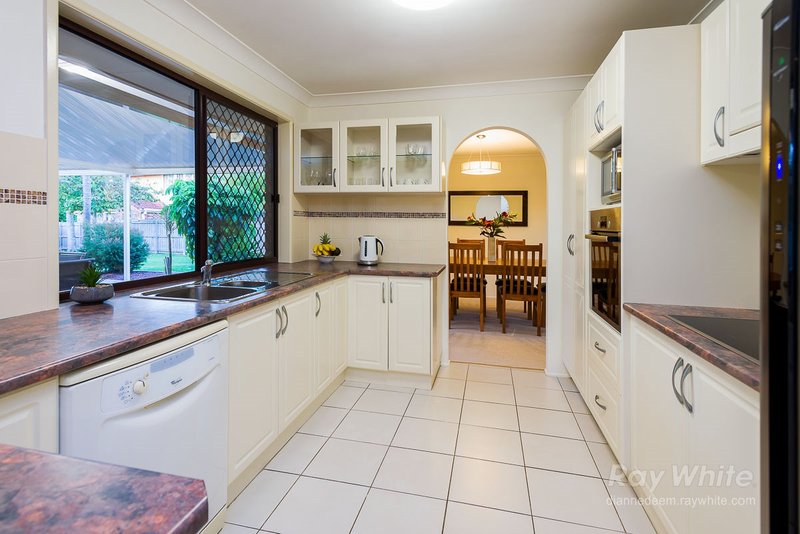 Photo - 3 Arpege Crescent, Eight Mile Plains QLD 4113 - Image 5