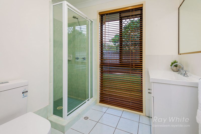 Photo - 3 Arpege Crescent, Eight Mile Plains QLD 4113 - Image 9