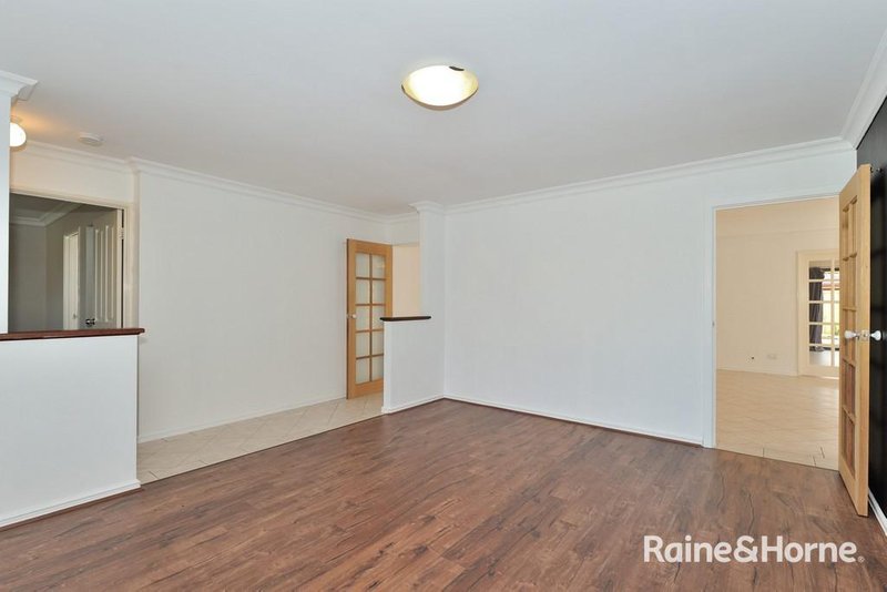 Photo - 3 Arreton Way, Hocking WA 6065 - Image 4