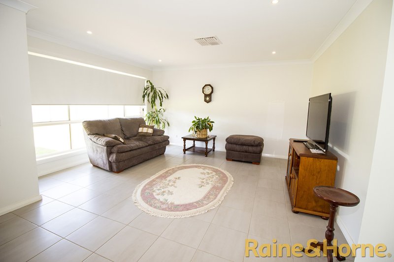 Photo - 3 Artesian Court, Dubbo NSW 2830 - Image 3