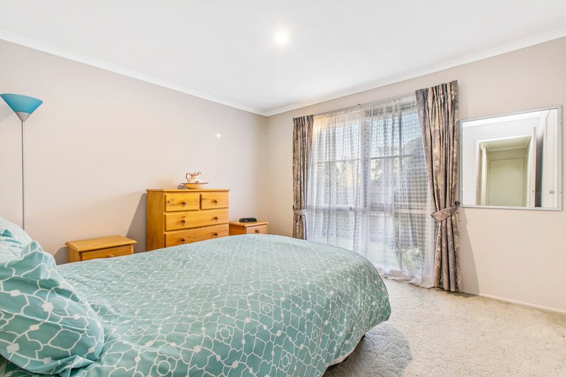 Photo - 3 Ashfield Drive, Berwick VIC 3806 - Image 11