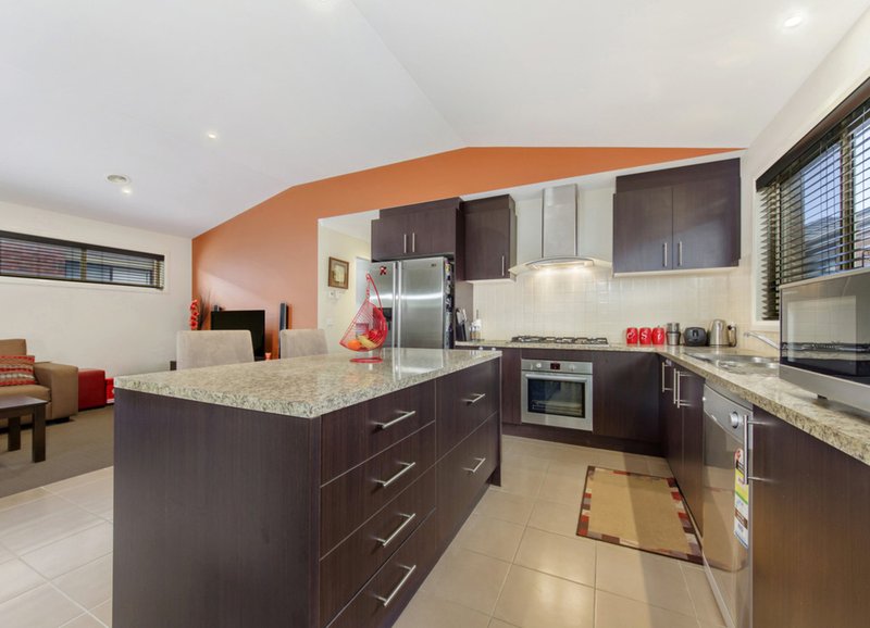 Photo - 3 Ashgrove Drive, Deer Park VIC 3023 - Image 3