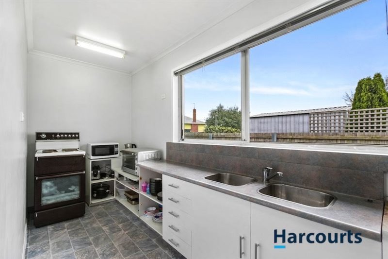 Photo - 3 Ashgrove Street, Devonport TAS 7310 - Image 4