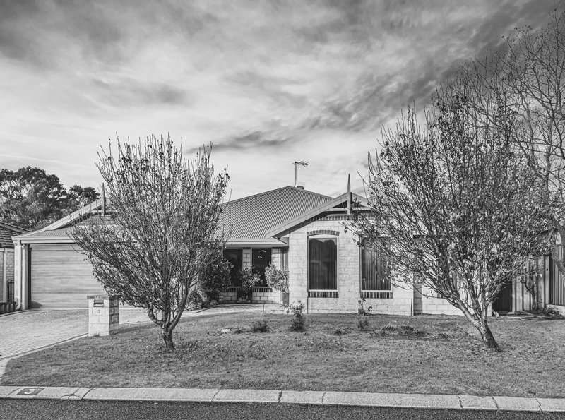 Photo - 3 Ashurst Way, Hocking WA 6065 - Image 1