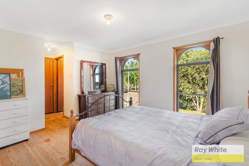 Photo - 3 Aspen Street, Bossley Park NSW 2176 - Image 9